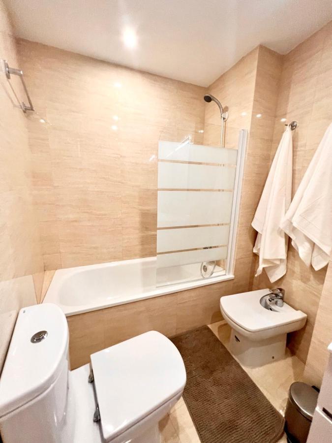 Homely Malaga Av Rosaleda Centro Historico Ngoại thất bức ảnh